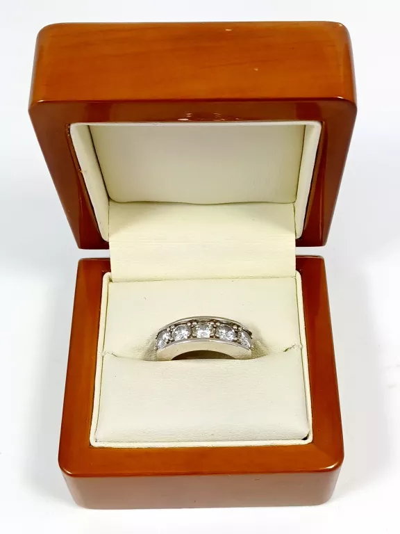 niespotykany-srebrny-pierscionek-633g-p925-r11-wolnosci-2-nisko