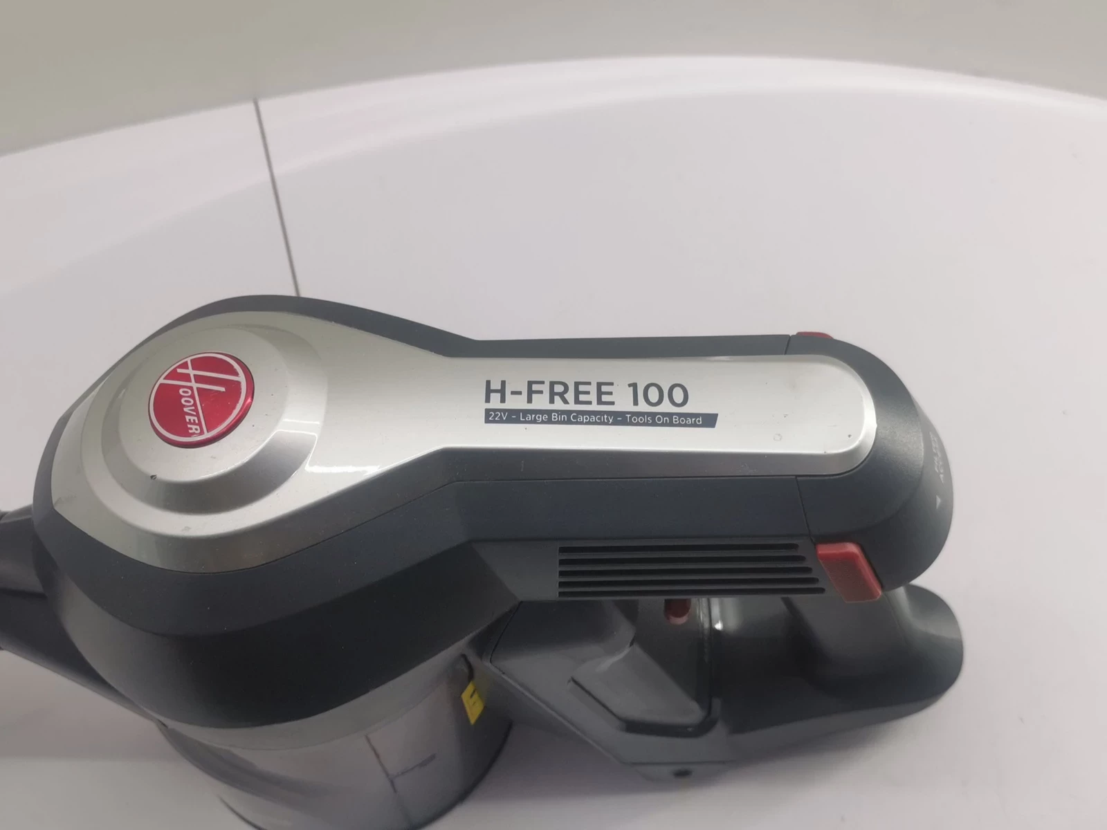 odkurzacz-pionowy-bezprzewodowy-hoover-h-free-100-model-h-free-100