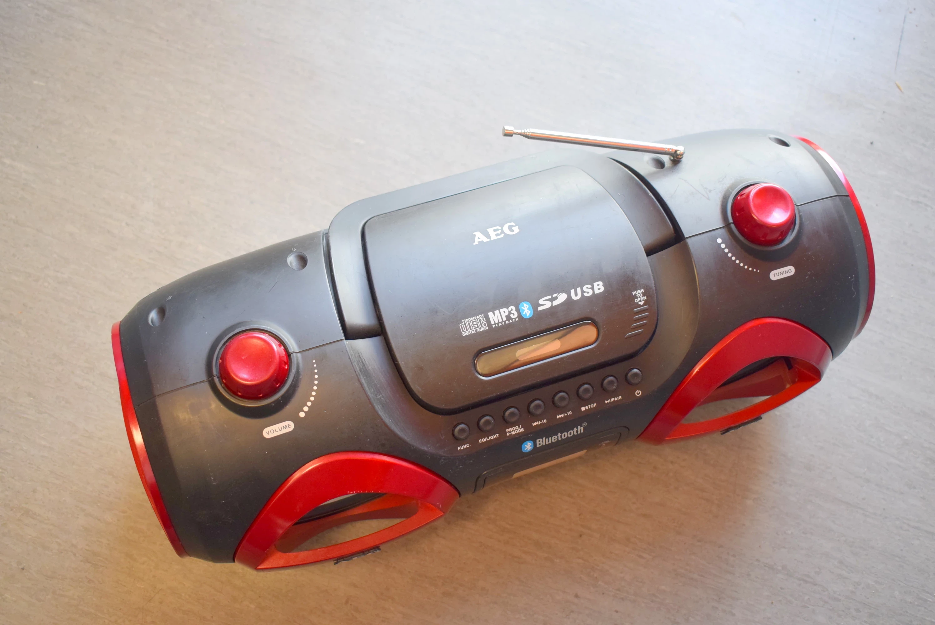 radioodtwarzacz-glosnik-aeg-sr-4359-bt-stan-uzywany