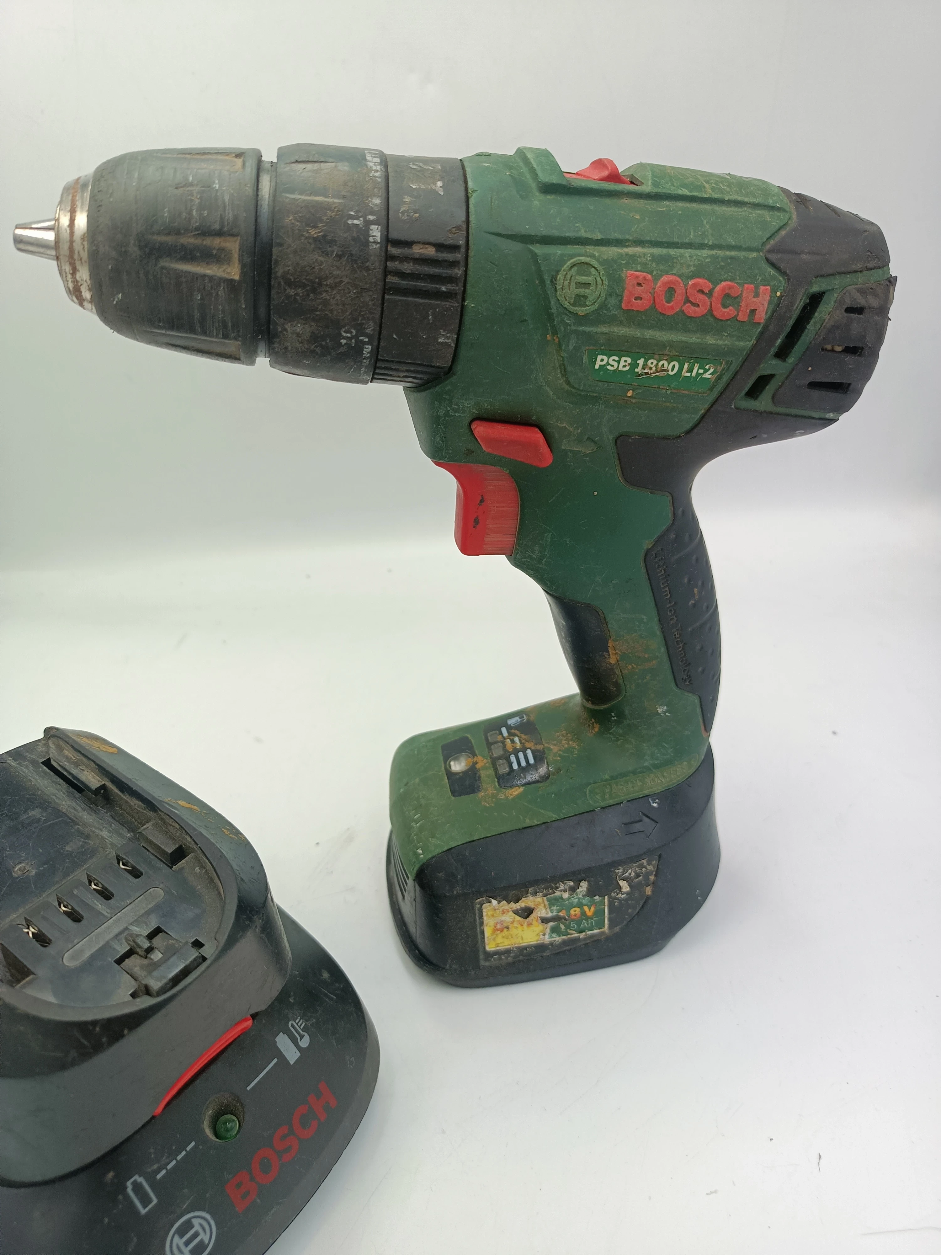 wkretarka-bosch-psb-1800-li-2-2-x-aku-polecamy-napiecie-v-18-v