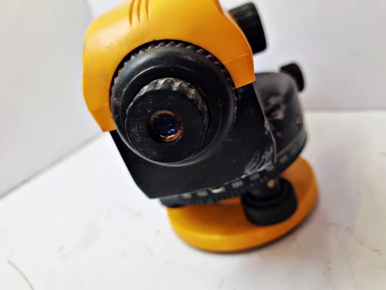 NIWELATOR CST BERGER 32X SKRZYNKA
