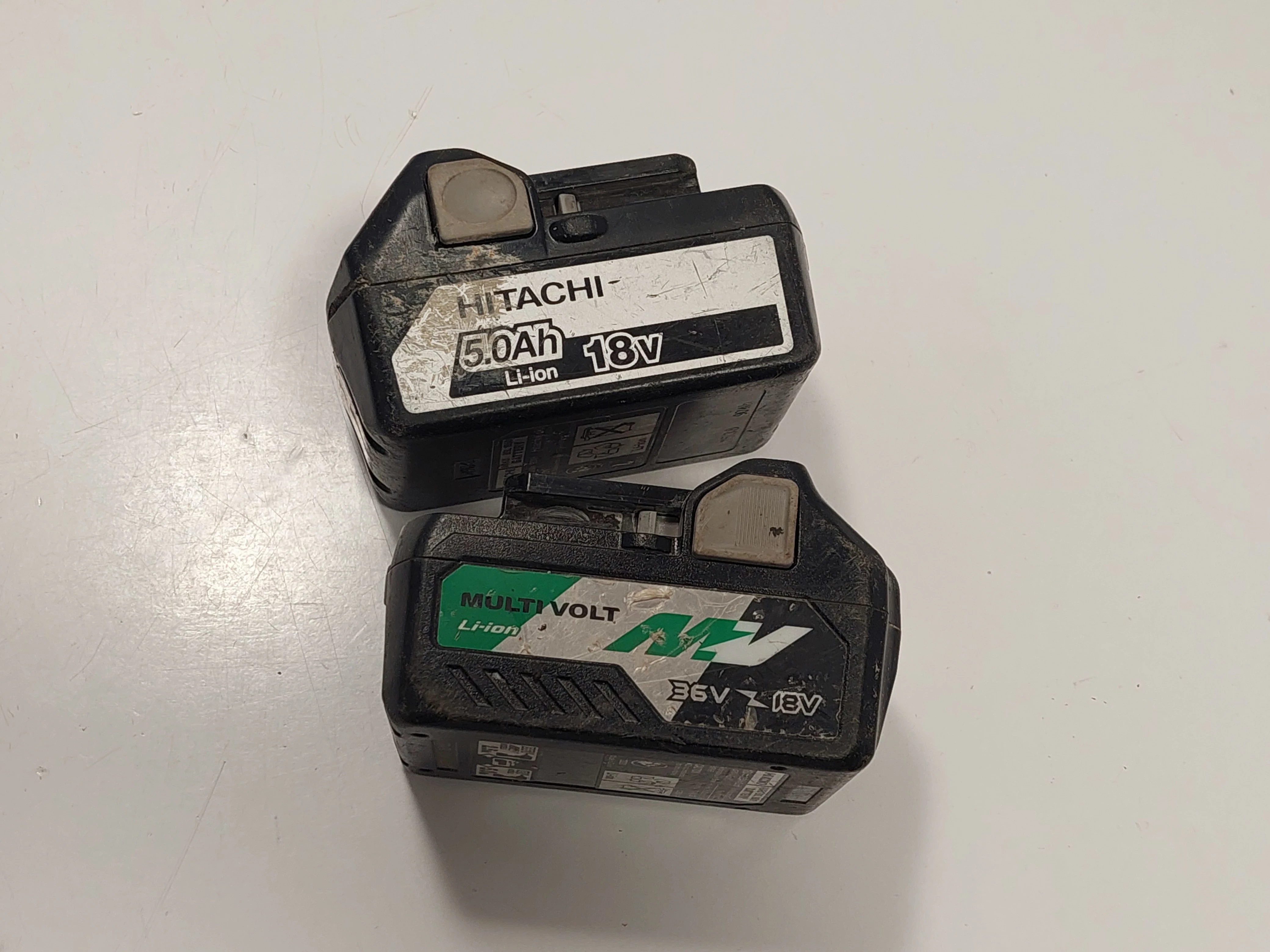 hitachi-c-18dbl-pilarka-akumulatorowa-stan-uzywany