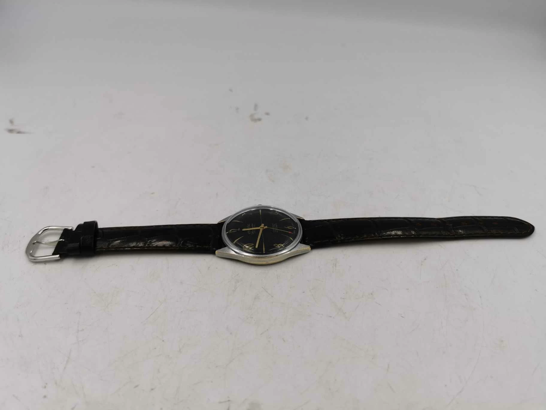 zegarek-atlantic-worldmaster-61660-murzynek-ksztalt-koperty-okragla