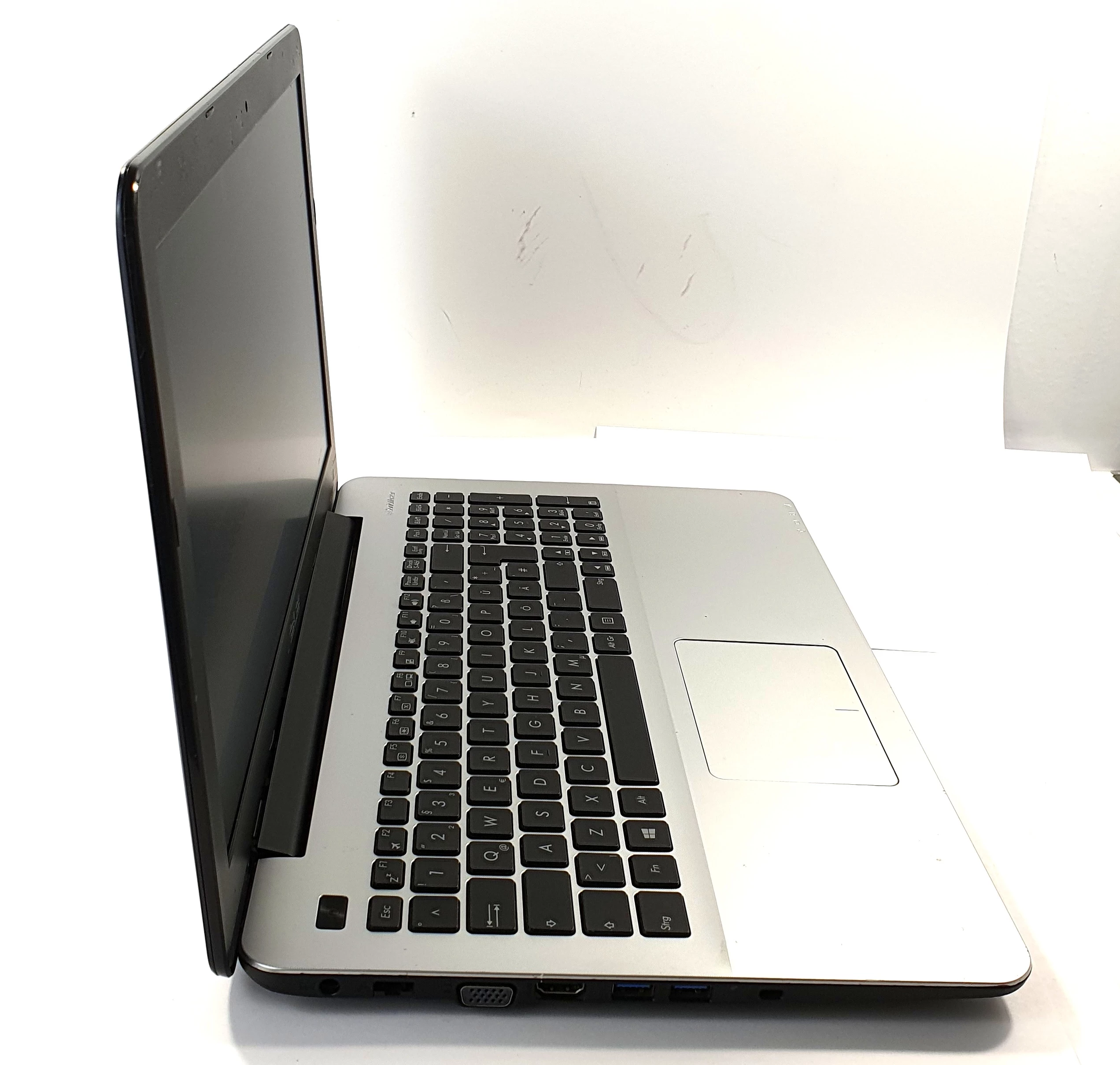 laptop-asus-r556l-4gb-1-tb-zasilacz-stan-uzywany