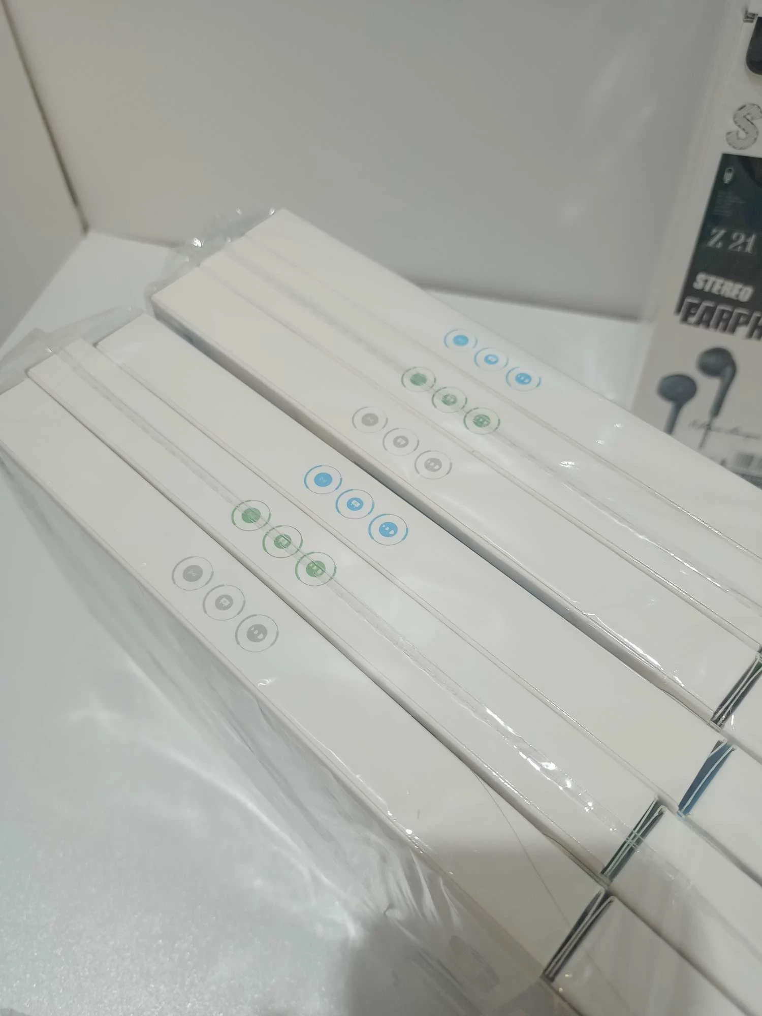 sluchawki-mix-kolorow-z-mikrofonem-marka-inna