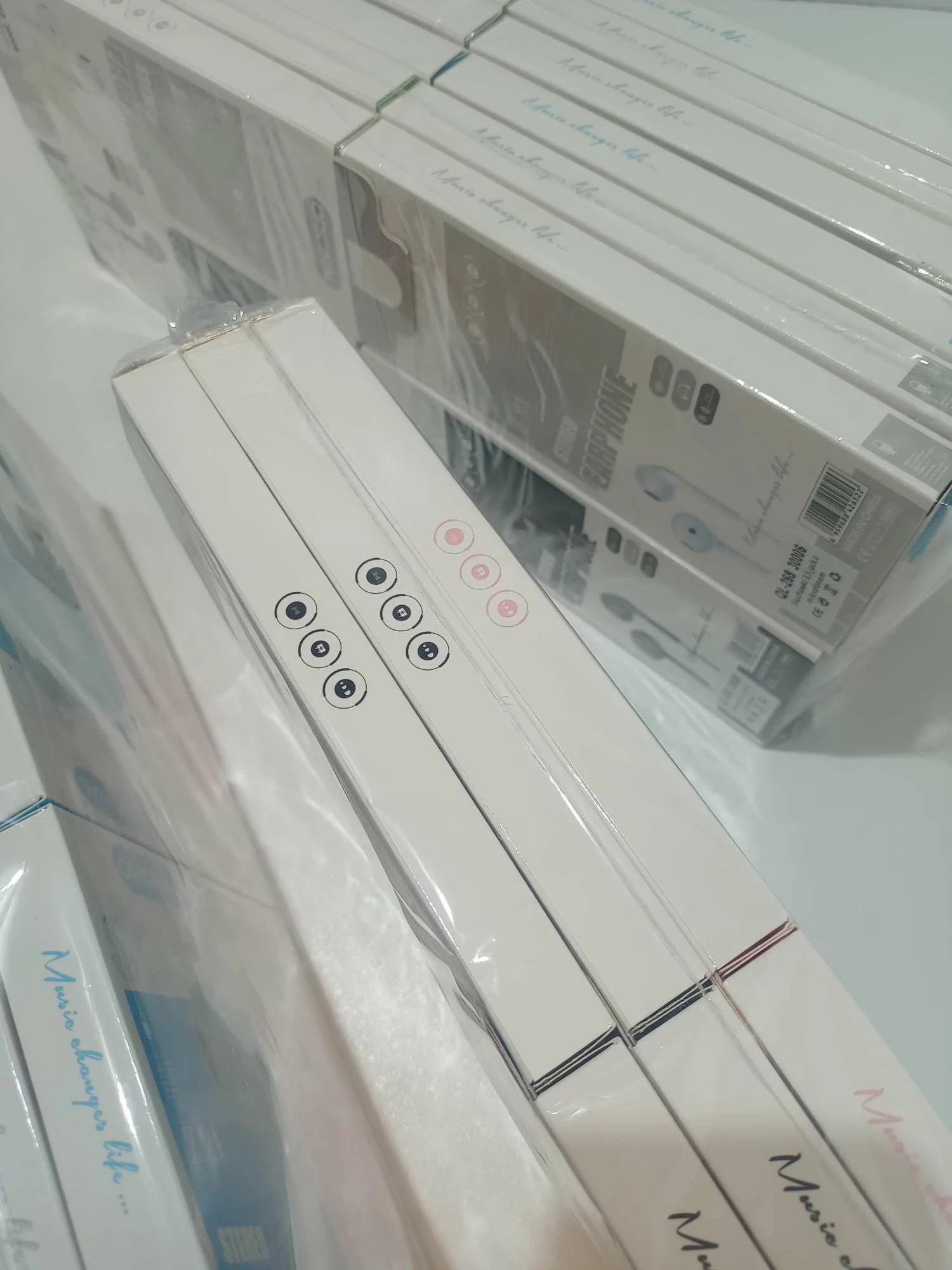 sluchawki-mix-kolorow-z-mikrofonem-stan-uzywany