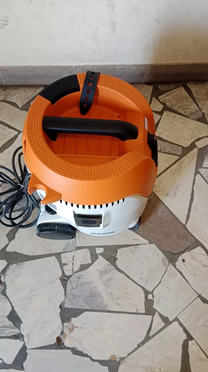 ODKURZACZ PRZEMYSŁOWY STIHL SE 62 E