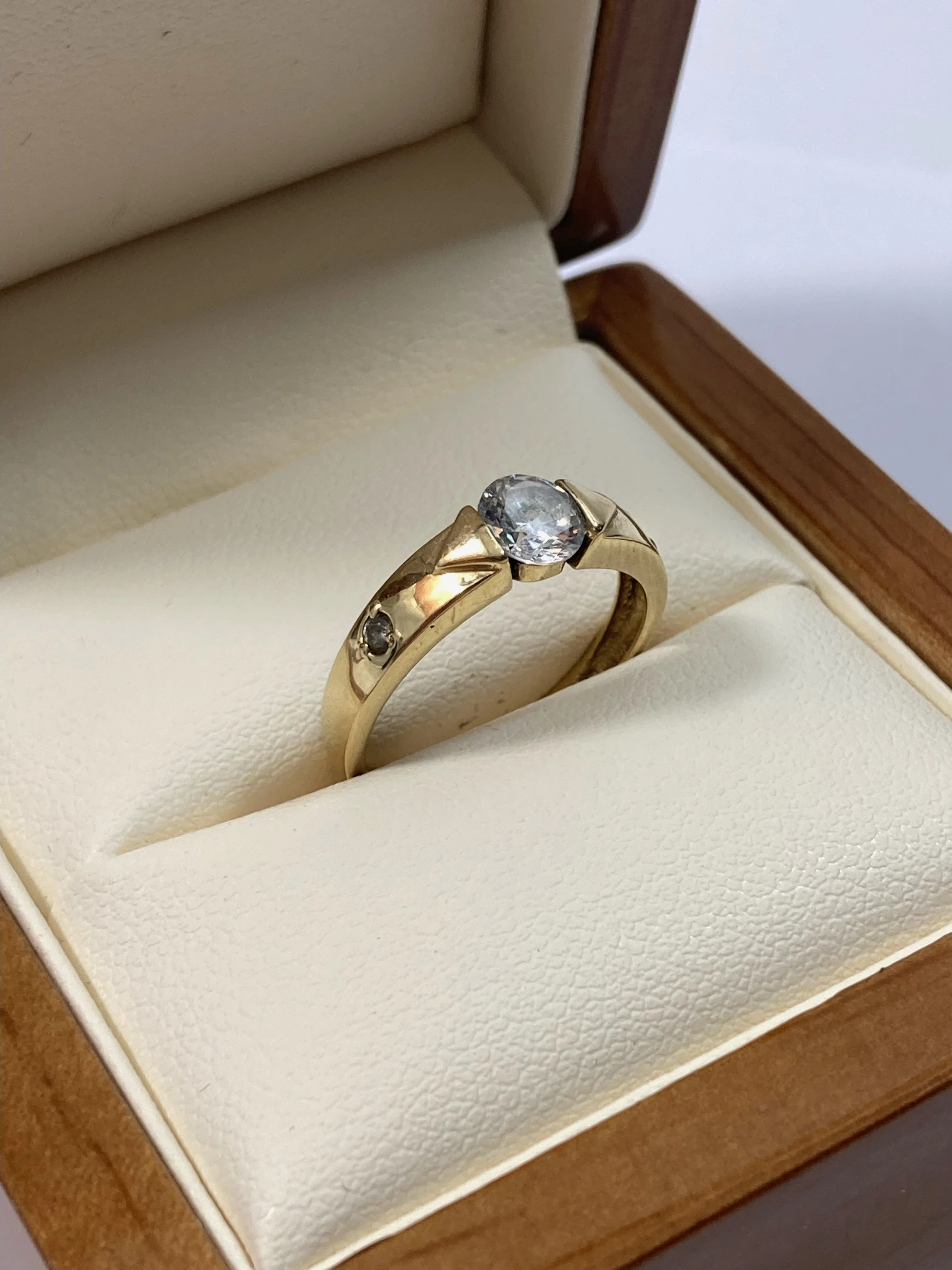 zloty-pierscionek-z-cyrkonia-585-179g-r10-nowosielska-40i-bialystok-sj