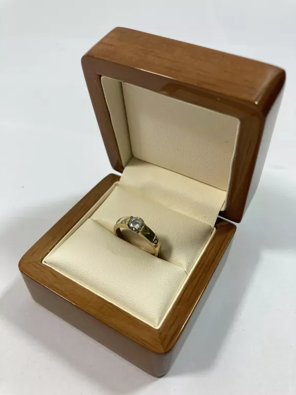 zloty-pierscionek-z-cyrkonia-585-179g-r10-rodzaj-2205-16