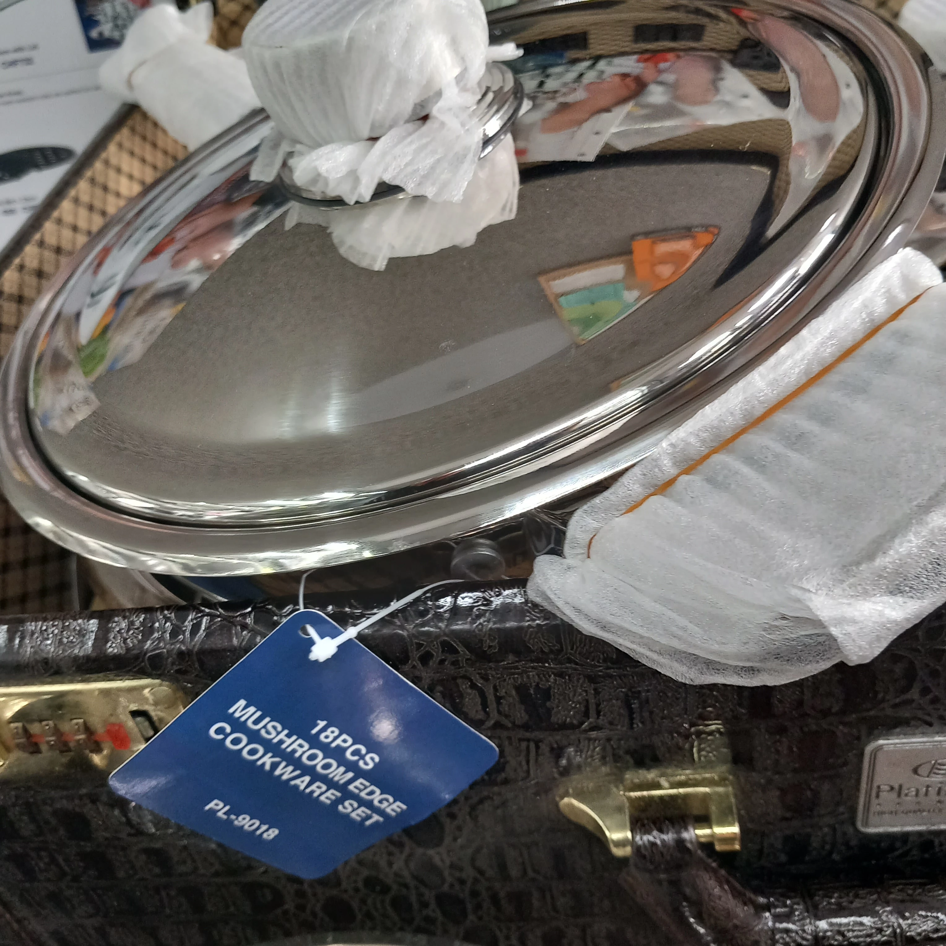 zestaw-garnkow-platinum-design-w-walizce-product-id