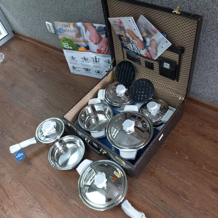 zestaw-garnkow-platinum-design-w-walizce-stan-uzywany