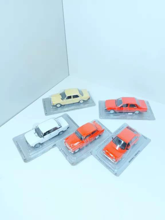 ZESTAW AUT KOLEKCJONERSKIE MODELE 5 EGZ