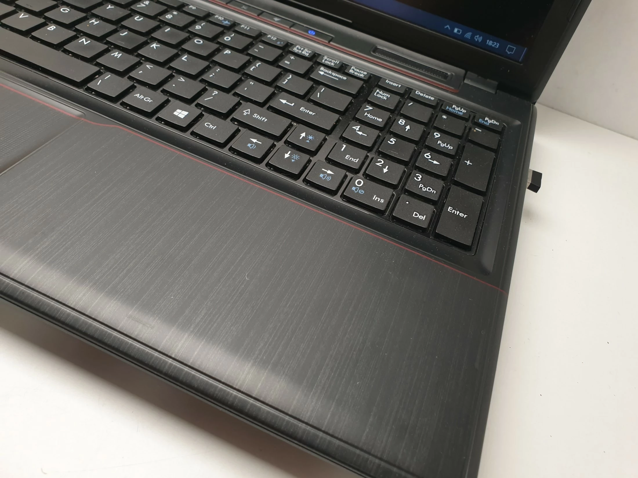 laptop-msi-ms-16gd-i5-8gb-super-stan-przekatna-ekranu-156