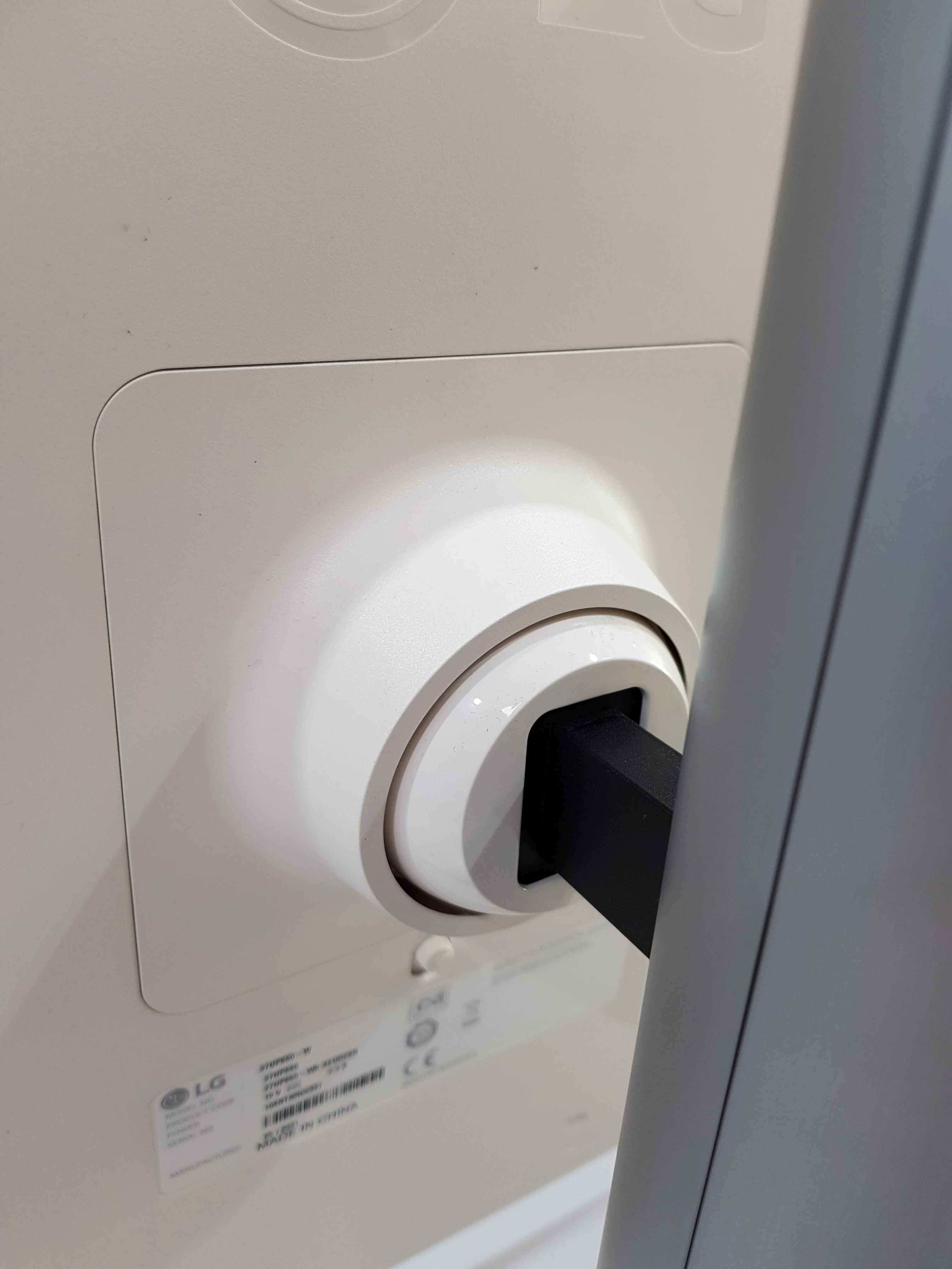 monitor-lg-27-cali-27up650-w-uhd-4k-ips-typ-matrycy-ips-pls