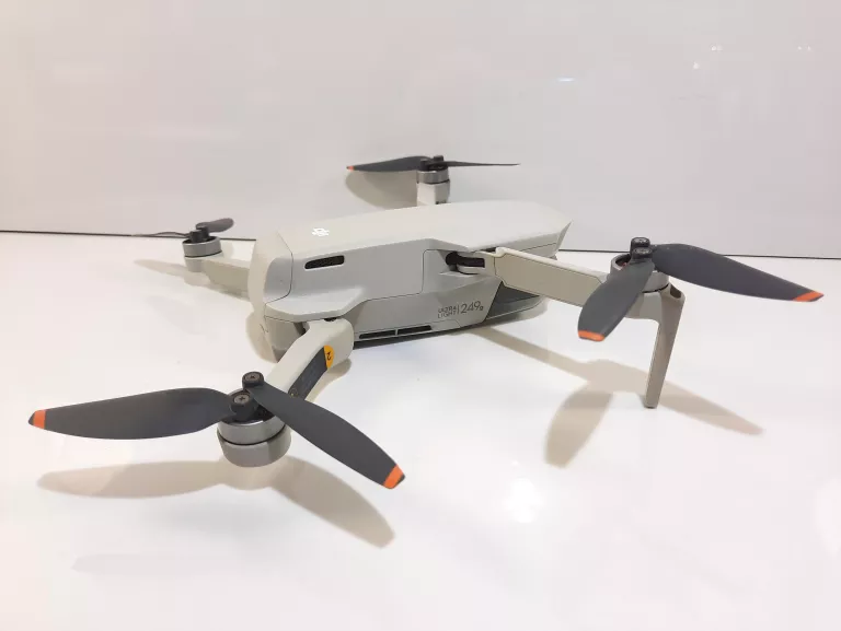 DRON DJI MINI 2 FLY MORE COMBO