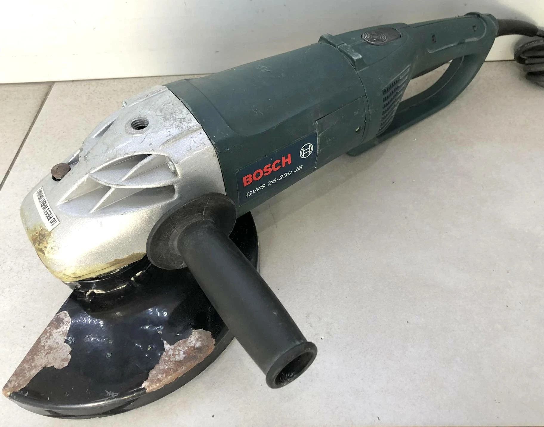 szlifierka-katowa-bosch-gws-26-230-jb-do-betonu-marka-bosch