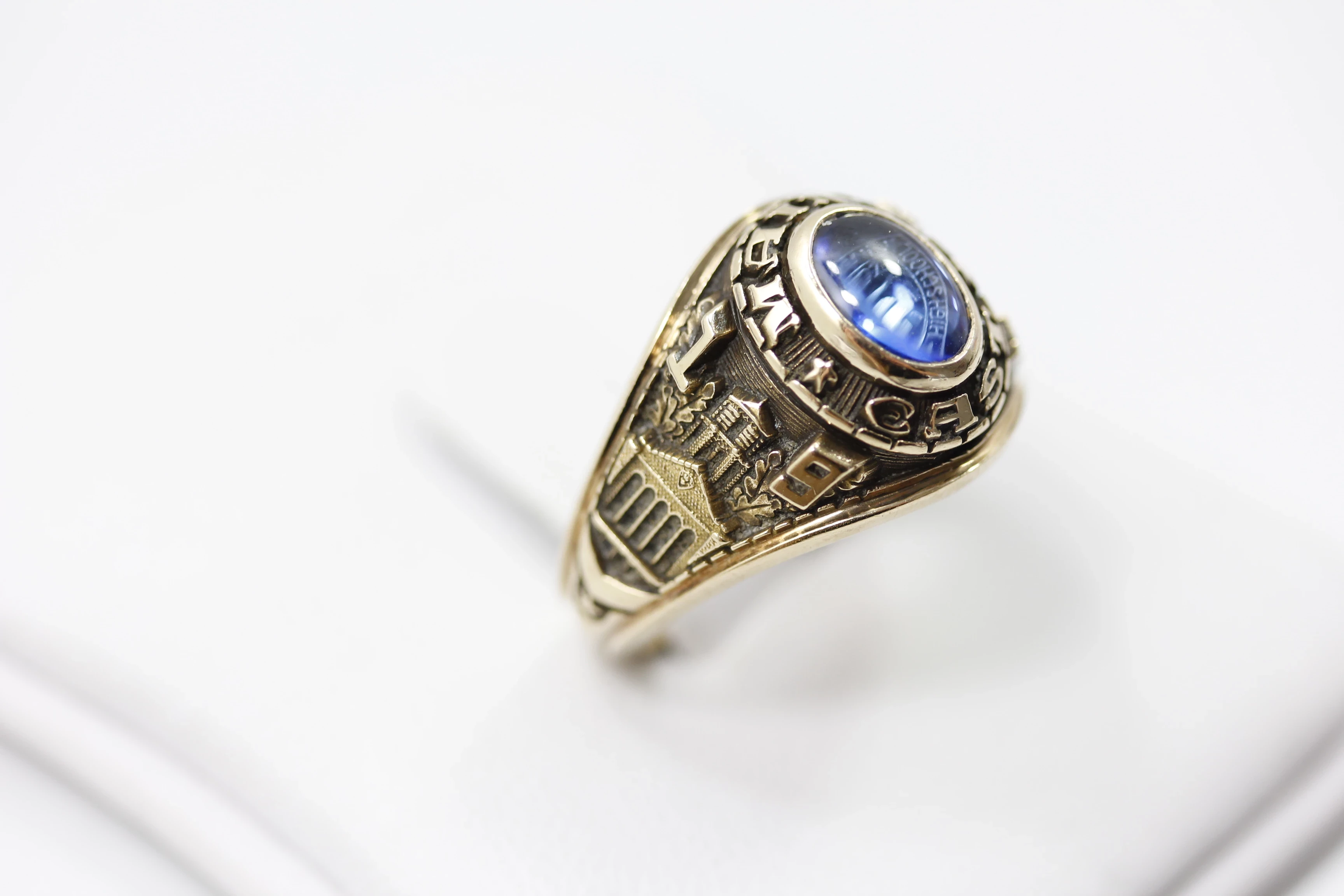 zloty-pierscien-uniwersytetu-stanowego-johna-robertsa-375-689g-r16-ean-gtin-5906196241447