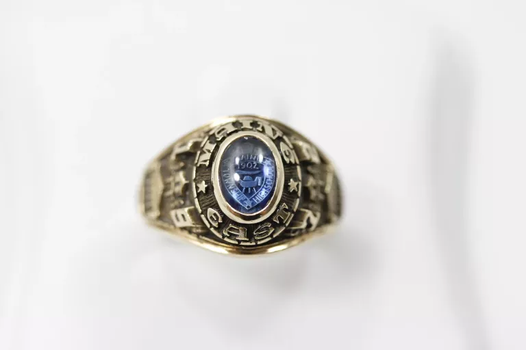 zloty-pierscien-uniwersytetu-stanowego-johna-robertsa-375-689g-r16-komisji-edukacji-narodowej-96u14-warszawa