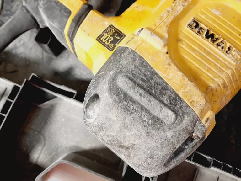 MŁOT UDAROWY DEWALT D25810-QS 1050W