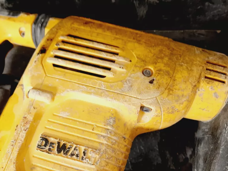 MŁOT UDAROWY DEWALT D25810-QS 1050W