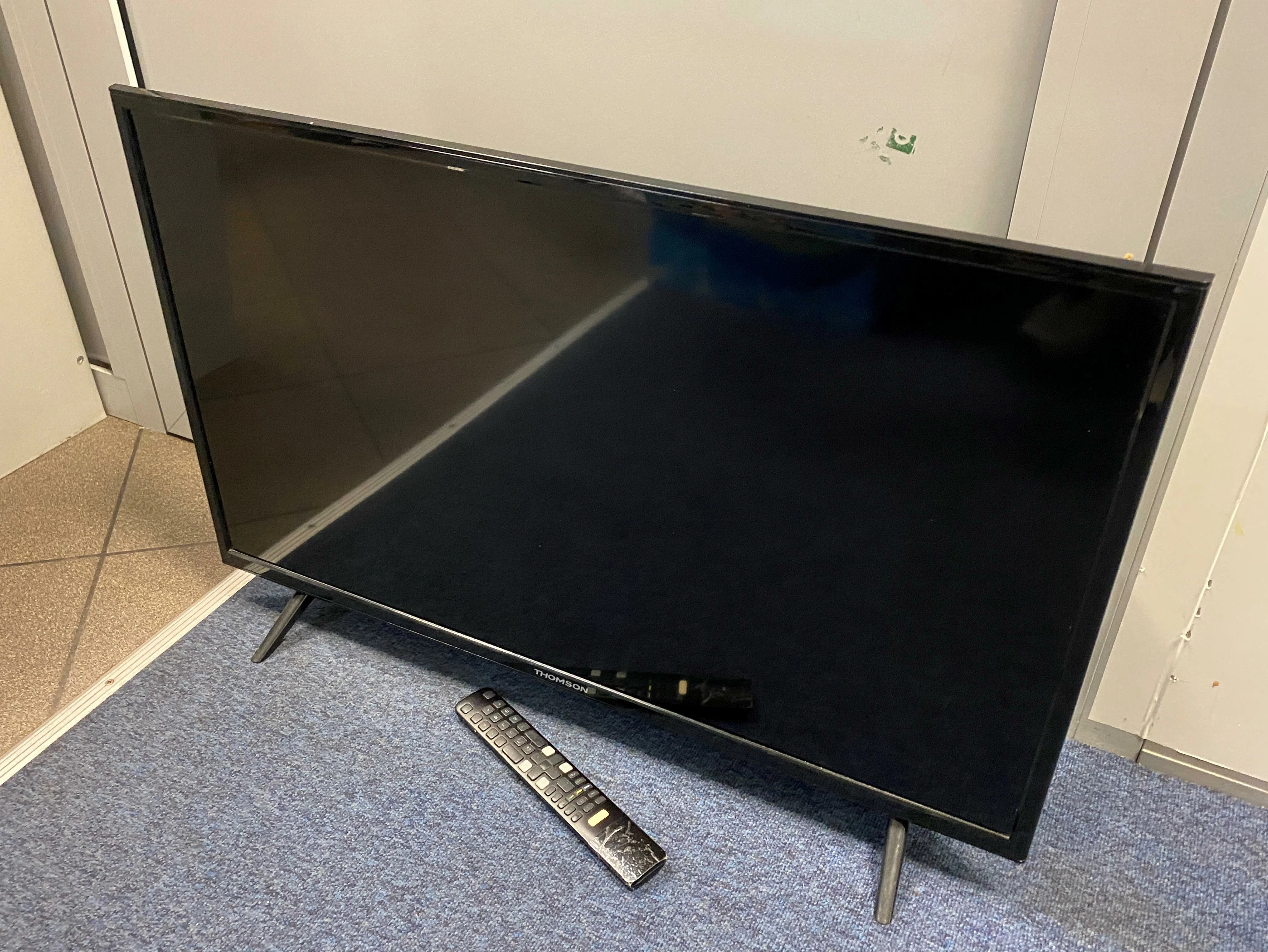 telewizor-thomson-32hb5426-32-cale-smart-tv-stan-uzywany