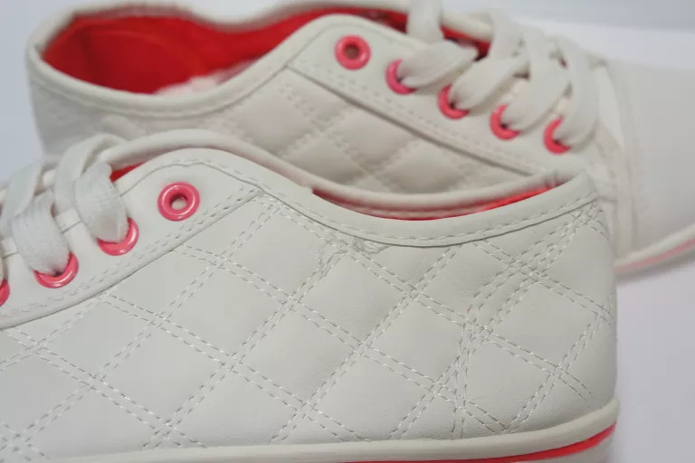 pikowane-trampki-paris-collection-rozm37-stan-bdb-wzor-dominujacy-bez-wzoru