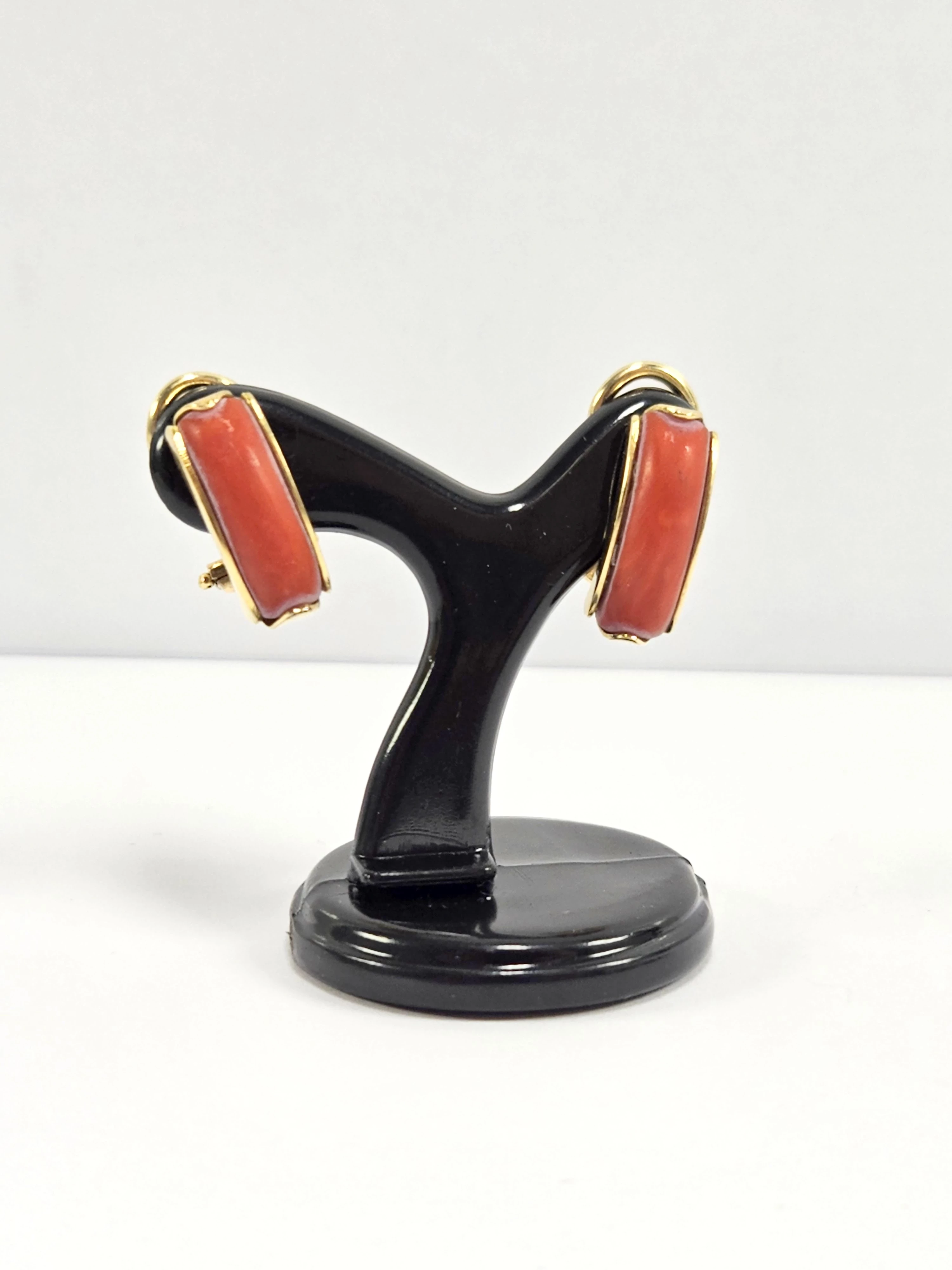 zlote-kolczyki-z-koralem-750-620g-cechy-brak