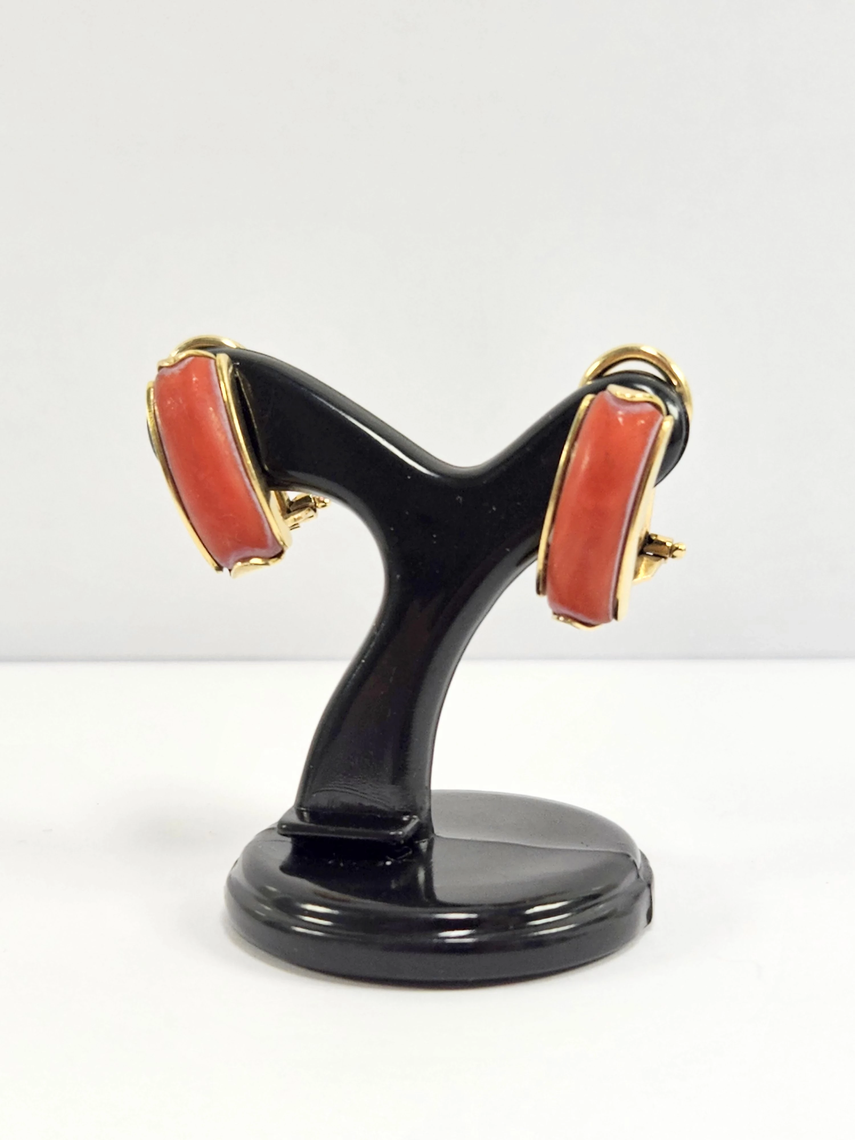 zlote-kolczyki-z-koralem-750-620g-motyw-brak