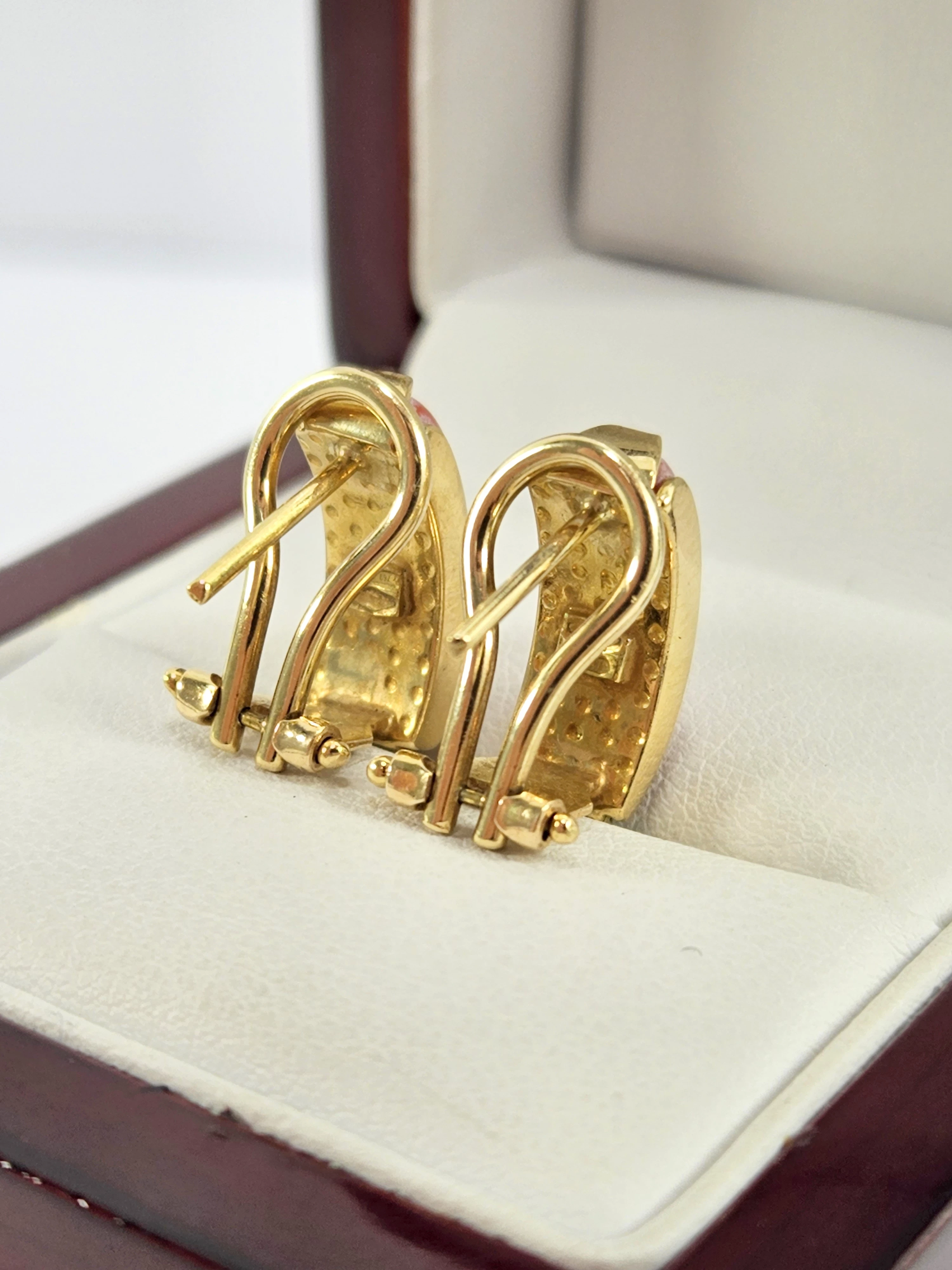 zlote-kolczyki-z-koralem-750-620g-rodzaj-bigla-angielski