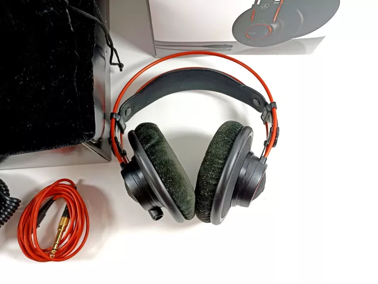 SŁUCHAWKI WOKÓŁUSZNE PRZEWODOWE AKG K712 PRO