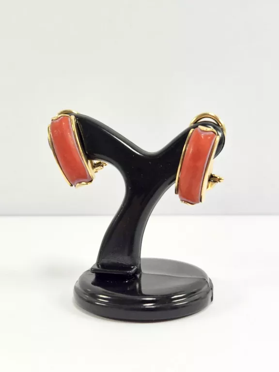 zlote-kolczyki-z-koralem-750-620g-motyw-brak