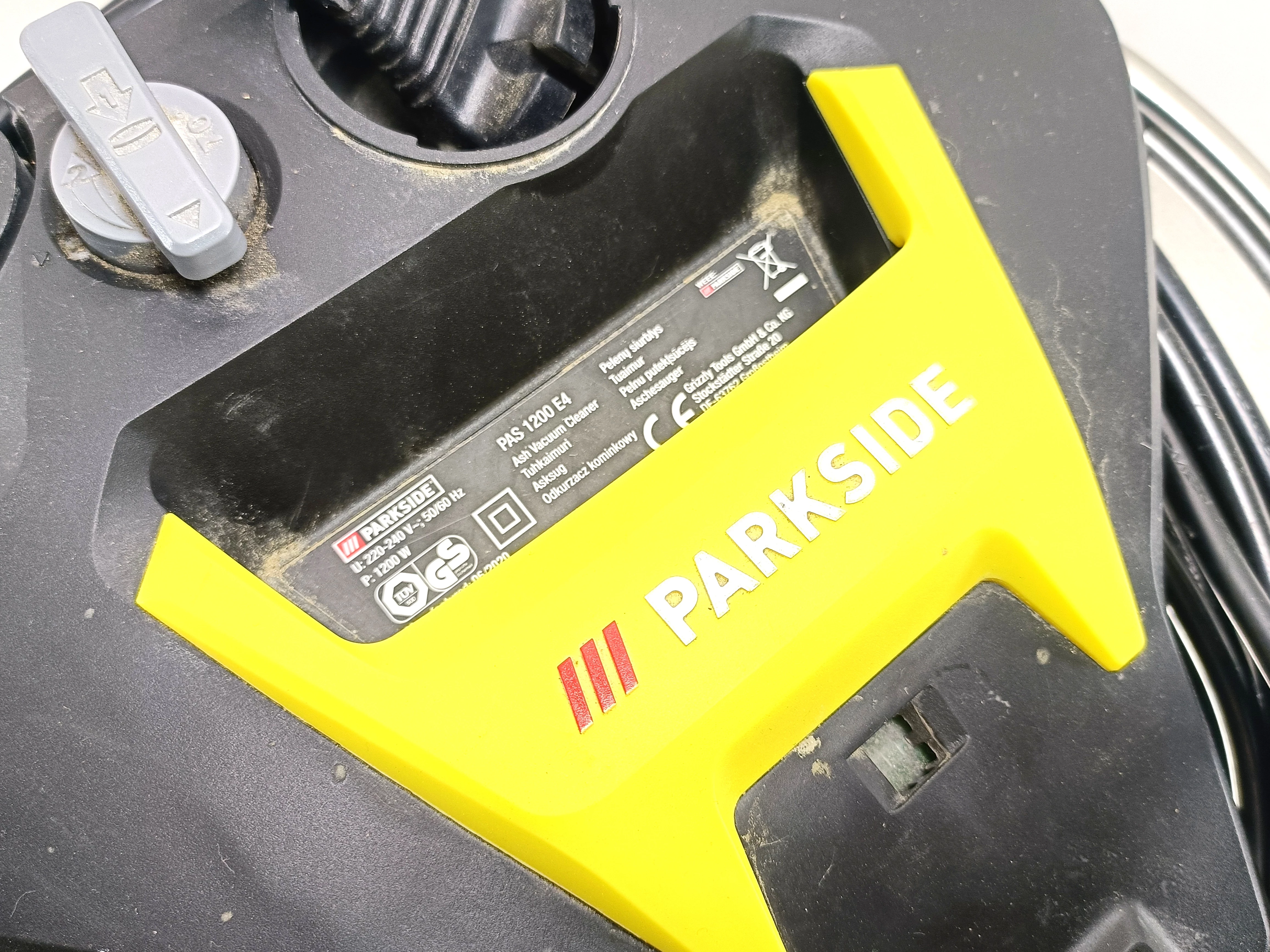 odkurzacz-do-popiolu-parkside-1200-w-18-l-stan-uzywany