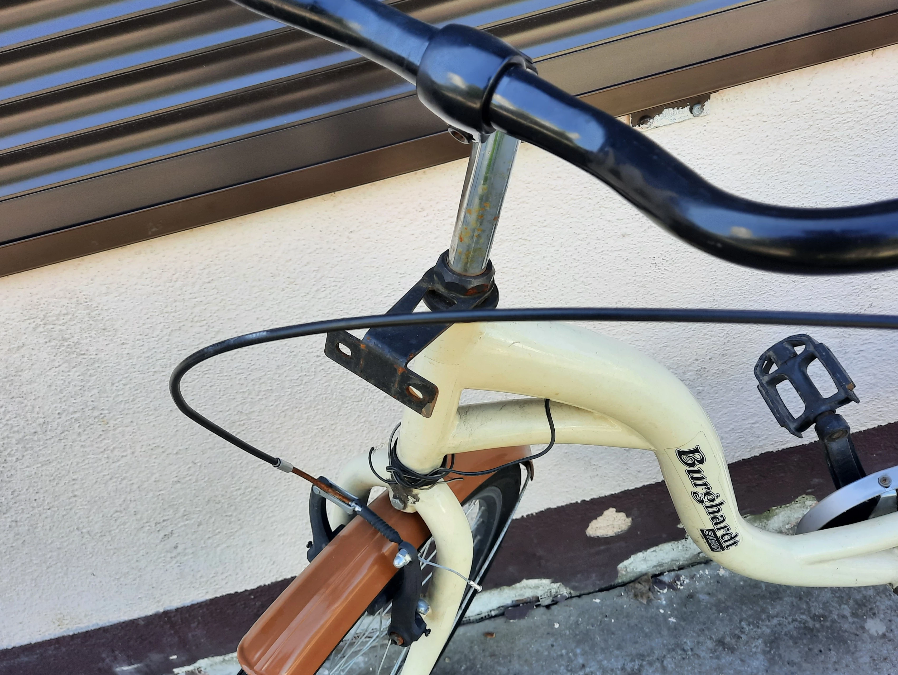 rower-miejski-burghardt-swan-bezowy-rodzaj-przerzutki-brak