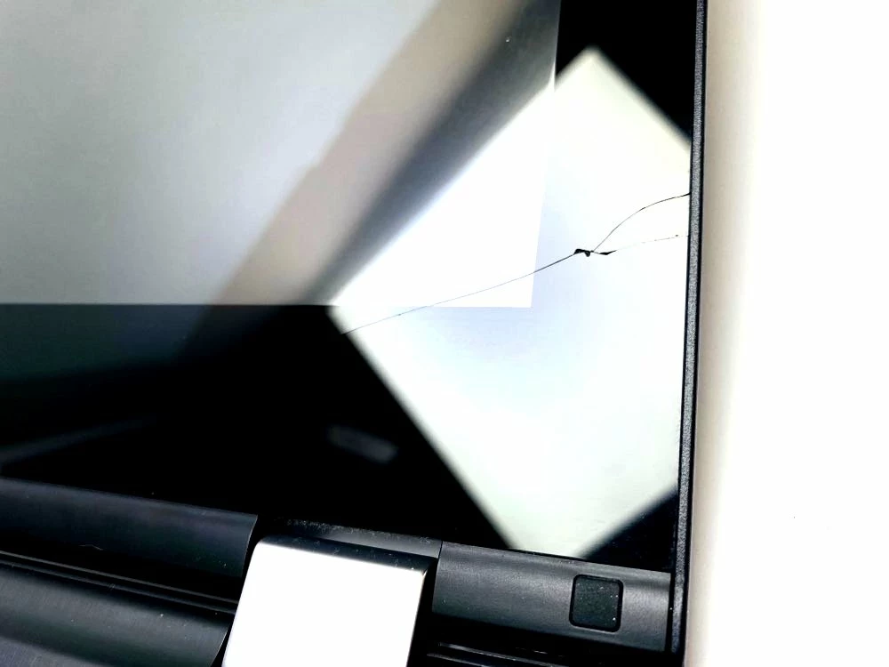 laptop-lenovo-z546-pekniete-szklo-ekranu-lad-seria-procesora-intel-celeron-n