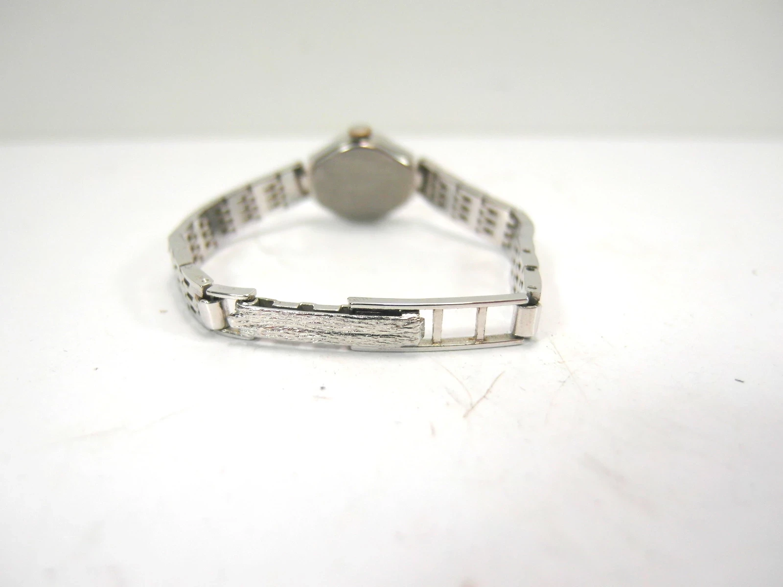 zegarek-delma-17-jewels-typ-nareczny