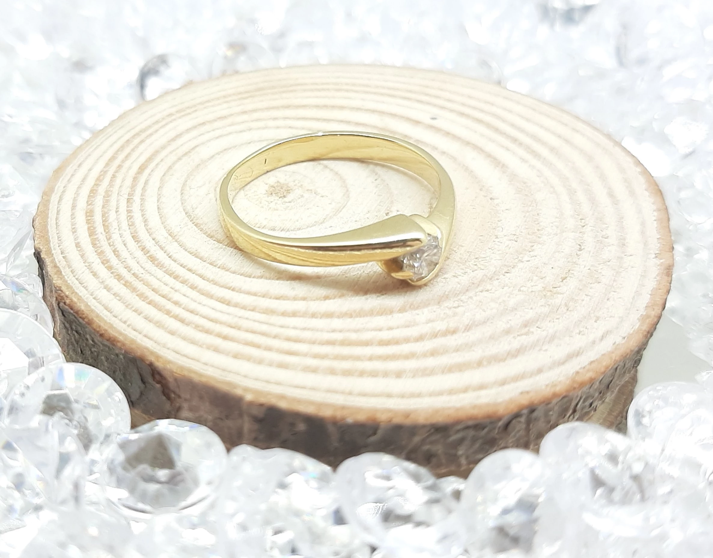 delikatny-pierscionek-z-brylantem-pr585-204g-r10-stan-11323-238058