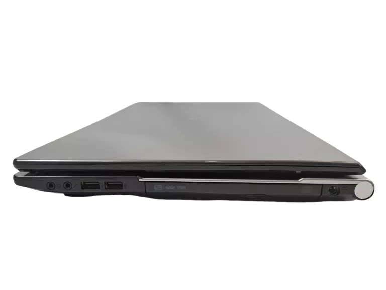 LAPTOP ACER VA70 PENTIUM/4GB/250GB 17"
