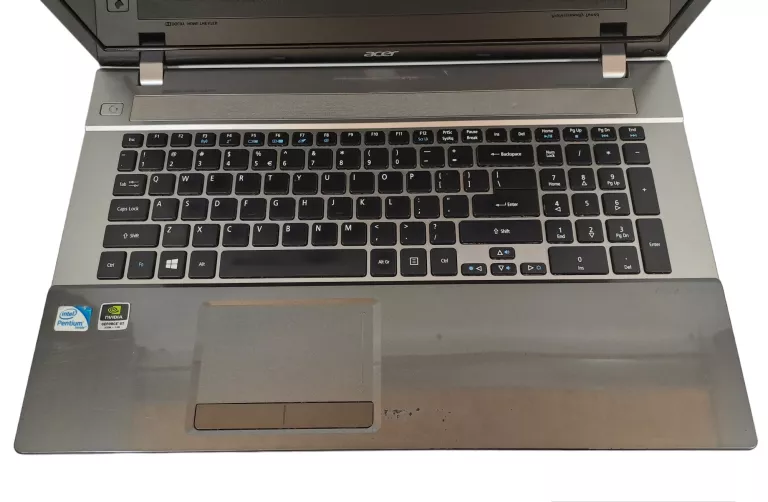 LAPTOP ACER VA70 PENTIUM/4GB/250GB 17"