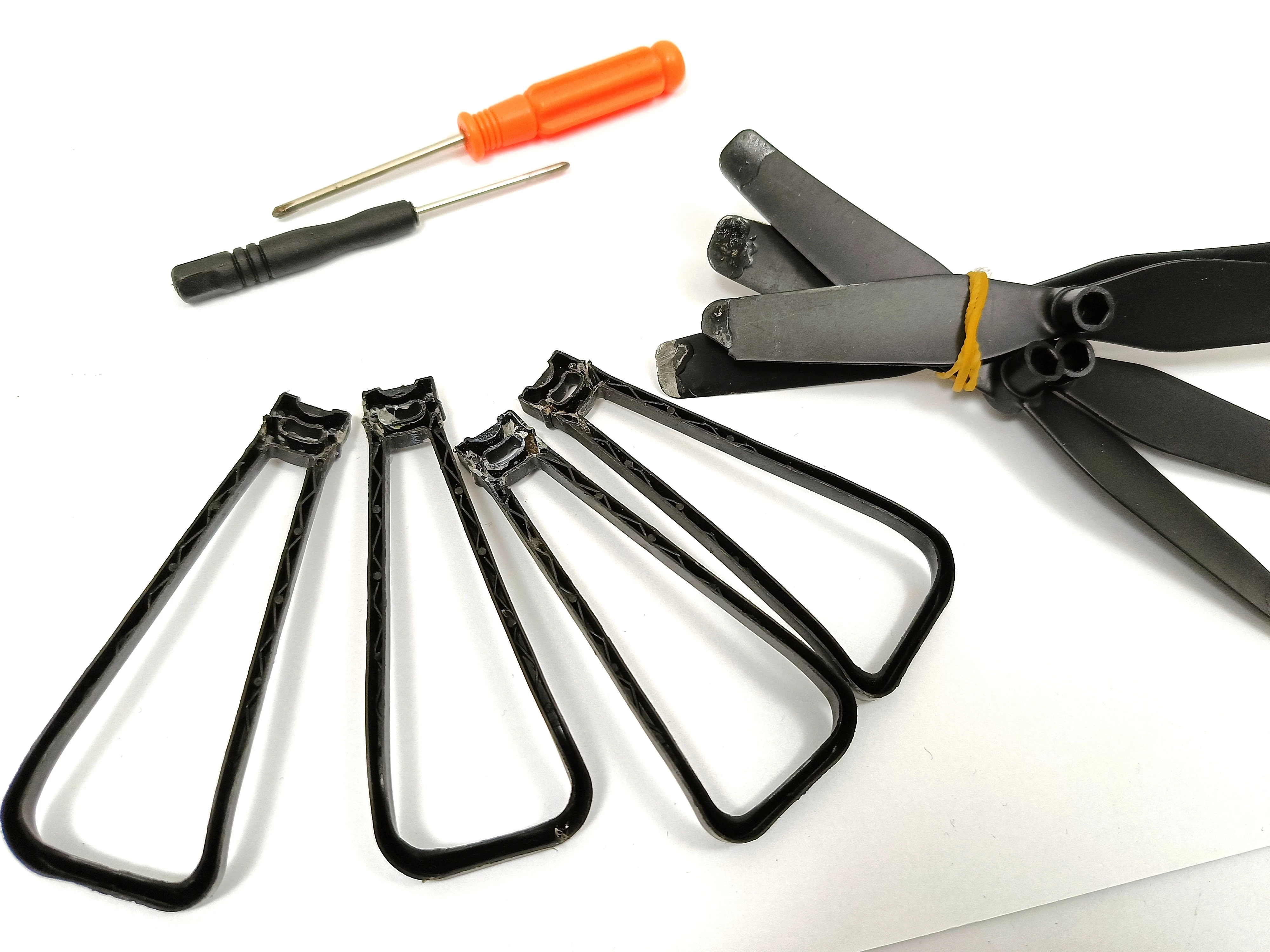 dron-czarny-4drc-f6-akcesoria-model-4drc-f6