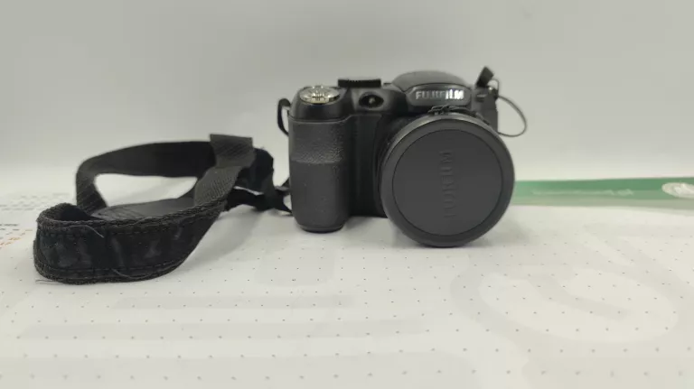 APARAT FUJIFILM FINEPIX S2995 CZARNY 14MPX