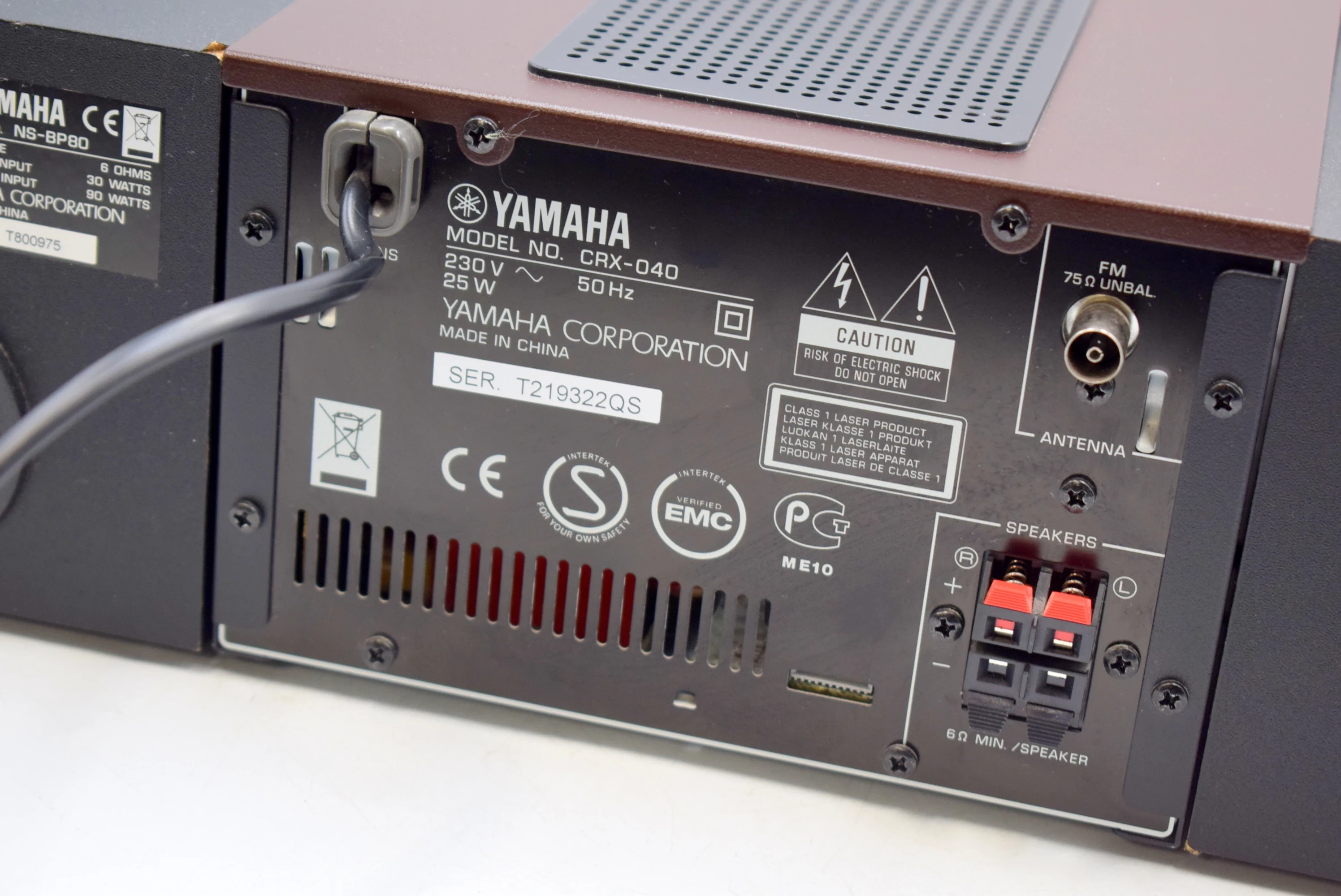 wieza-yamaha-crx-040-pilot-rodzaj-odtwarzanych-nosnikow-brak-informacji