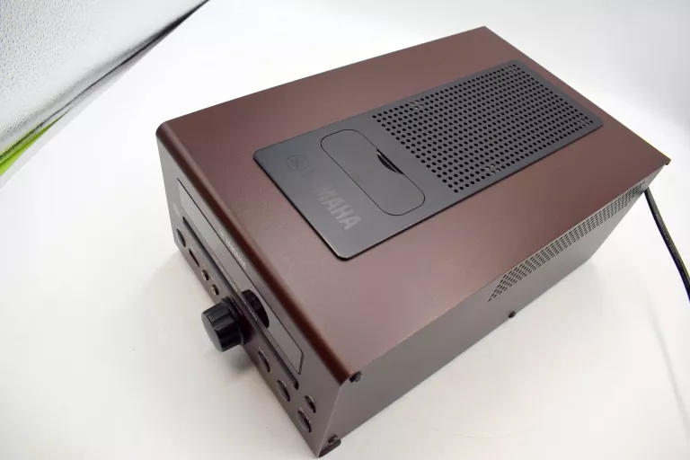 wieza-yamaha-crx-040-pilot-radio-brak-informacji