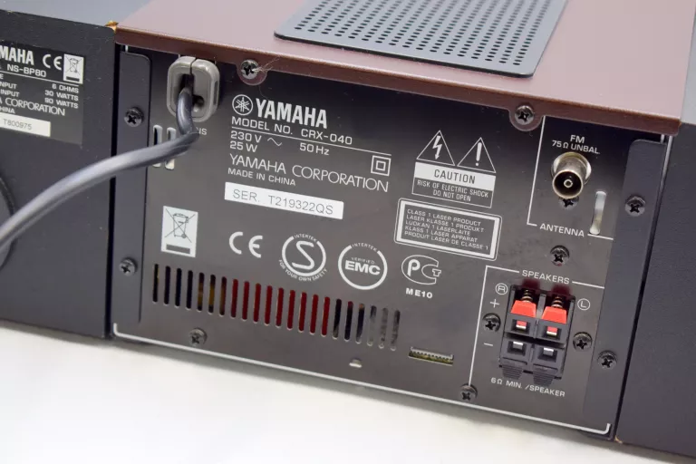 wieza-yamaha-crx-040-pilot-rodzaj-odtwarzanych-nosnikow-brak-informacji