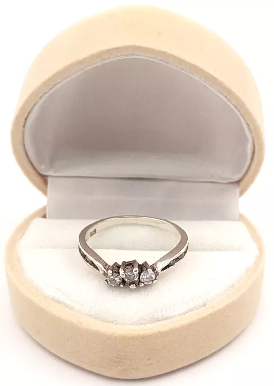 SREBRNY PIERŚCIONEK Z CYRKONIAMI 1,78G R14