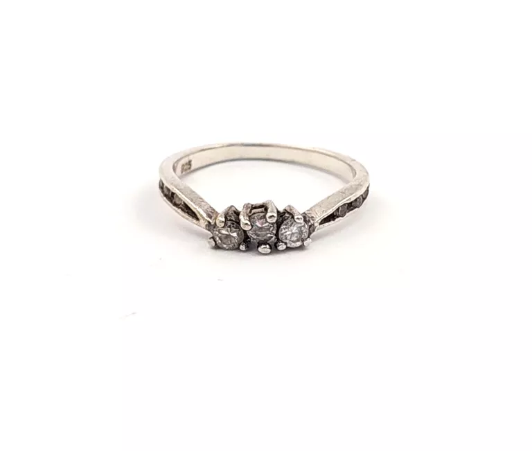 SREBRNY PIERŚCIONEK Z CYRKONIAMI 1,78G R14