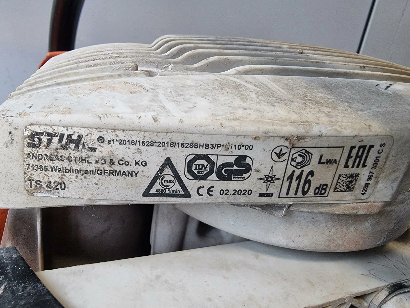 przecinarka-spalinowa-stihl-ts420-do-betonu-metal-przeznaczenie-do-betonu