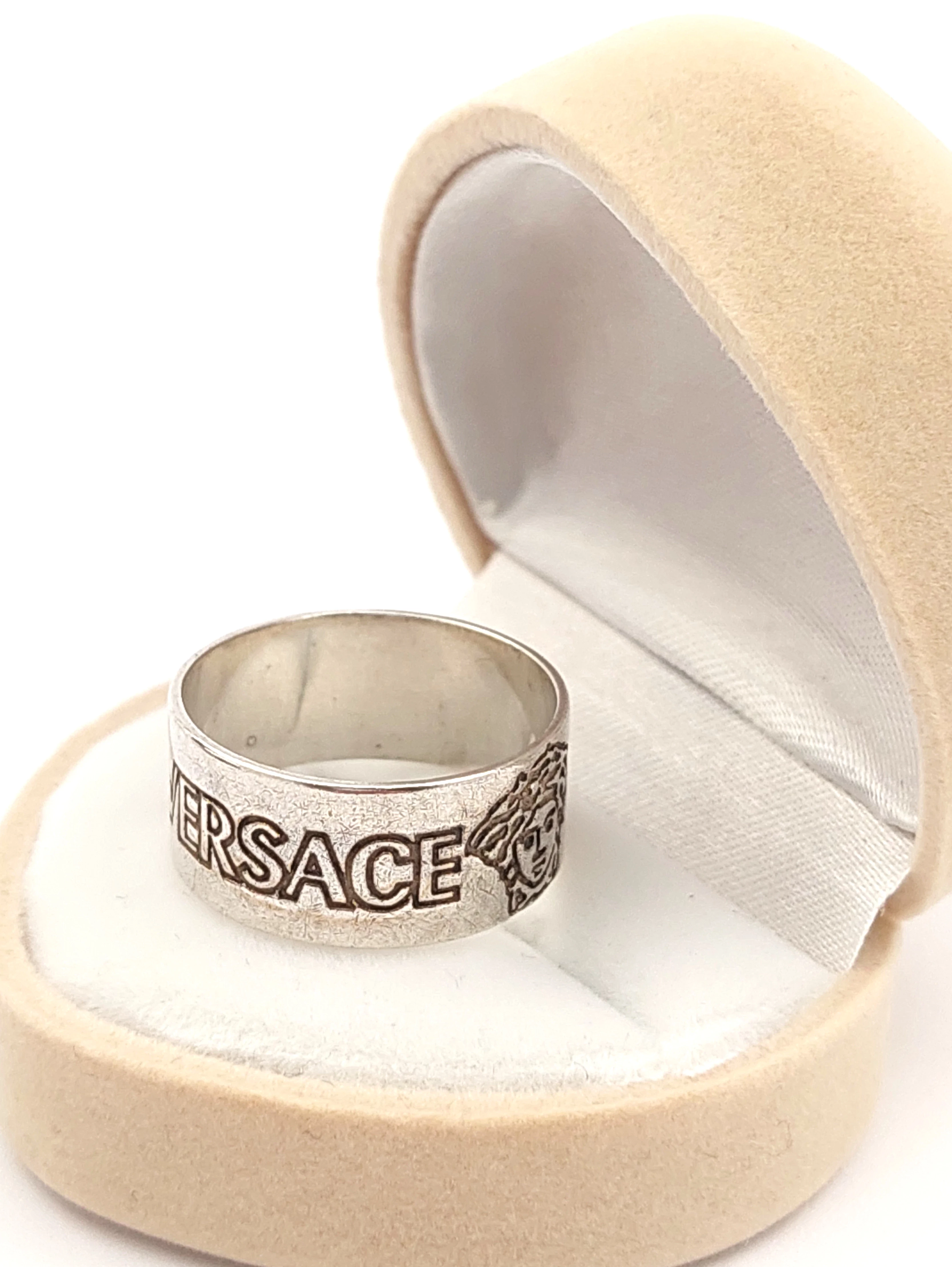 srebrny-pierscionek-obraczka-versace-377g-r18-rodzaj-wyrob-jubilerski