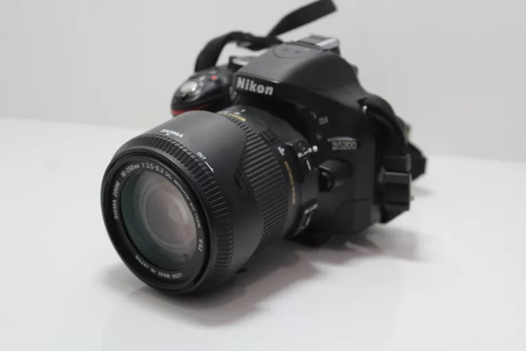 APARAT NIKON D5200 + MACRO SIGMA DC 18-250