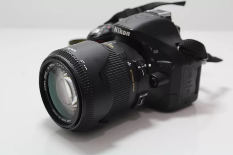 APARAT NIKON D5200 + MACRO SIGMA DC 18-250