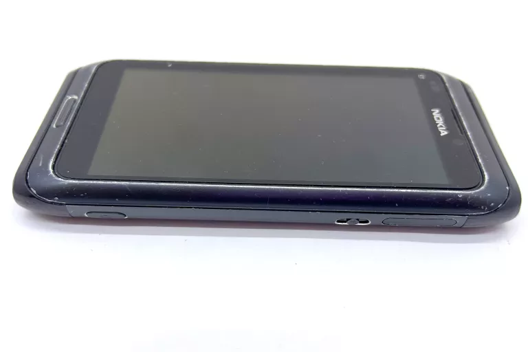 TELEFON NOKIA E7 OPIS